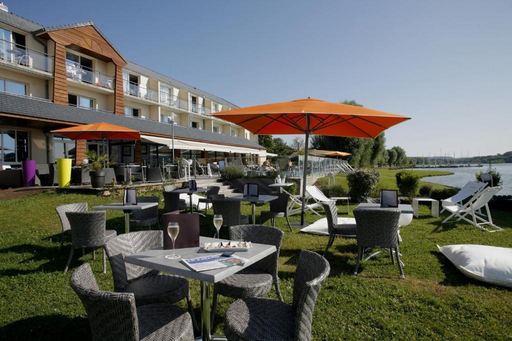 Hotel Du Golf De L'Ailette, The Originals Relais Chamouille Bagian luar foto